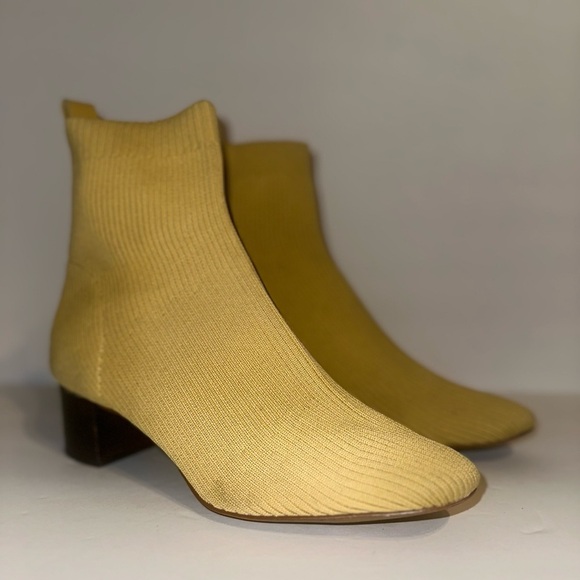 Everlane | The Glove Boot in Tumbleweed Yellow size 10.5 - Picture 3 of 10